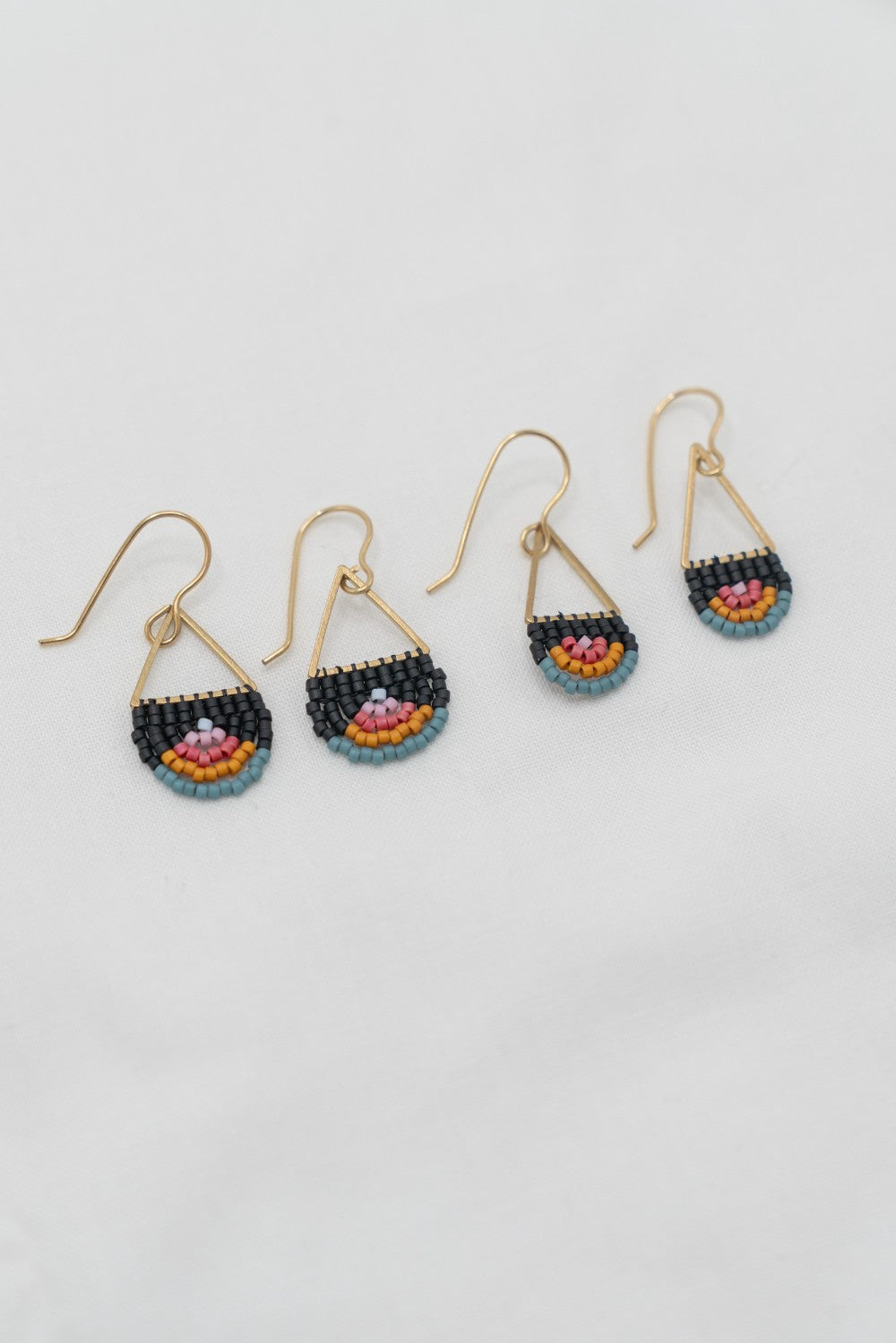 Beaded Arches : Black Rainbow|359
