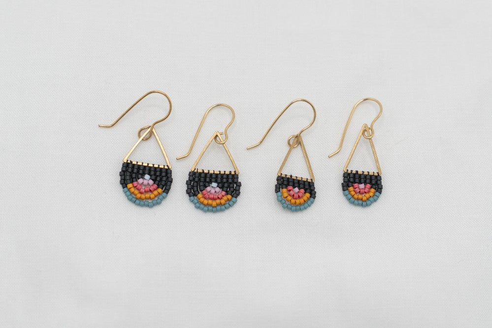 Beaded Arches : Black Rainbow|358